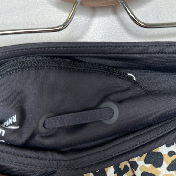 Outdoor Voices Black and Leopard Print Hudson 2.5" Short - Picture 7 of 12